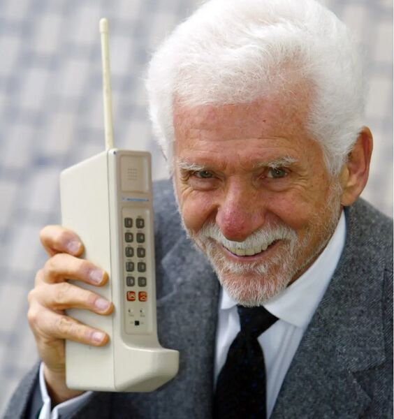 File:926 first cell phone.jpg