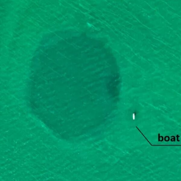 File:929 Blue Hole.jpg