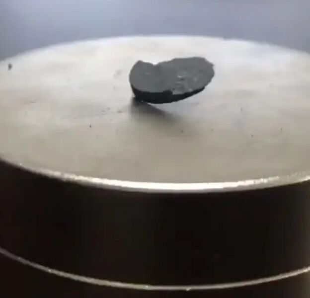 File:942 superconductor.jpg